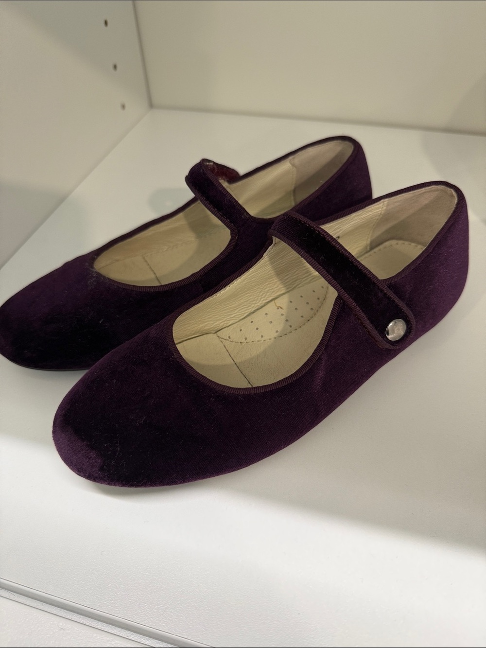Girls Velvet Mary Jane Flats in Deep Plum